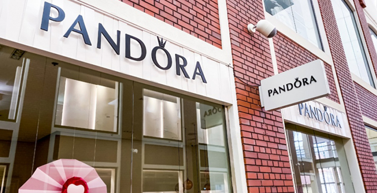 Ювелирная сеть Pandora закроет сотни магазинов по всему миру из-за пандемии
